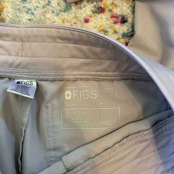 Figs slate scrubs set (top and bottom) - Picture 8 of 8